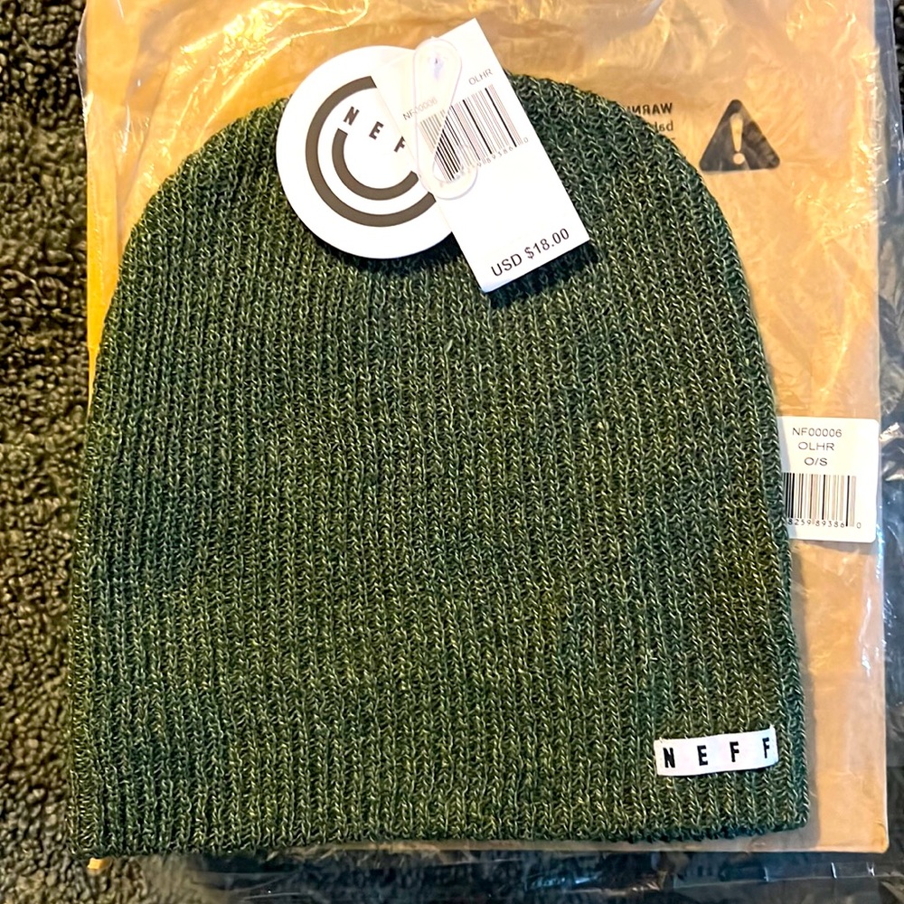 Heather green slouch NEFF hat. NWT